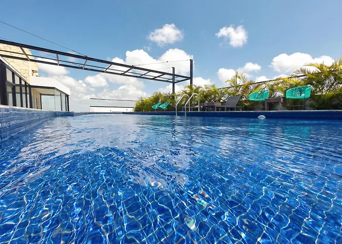 Mit Pool, King-size Bed, Balkon