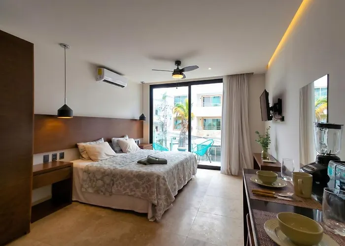 Mit Pool, King-size Bed, Balkon