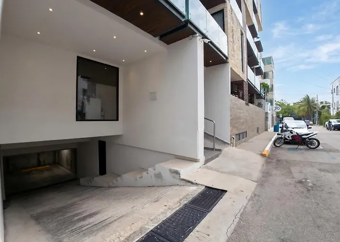 Mit Pool, King-size Bed, Balkon *