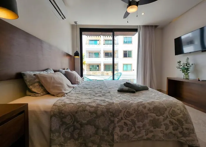 Apartment Mit Pool, King-size Bed, Balkon *