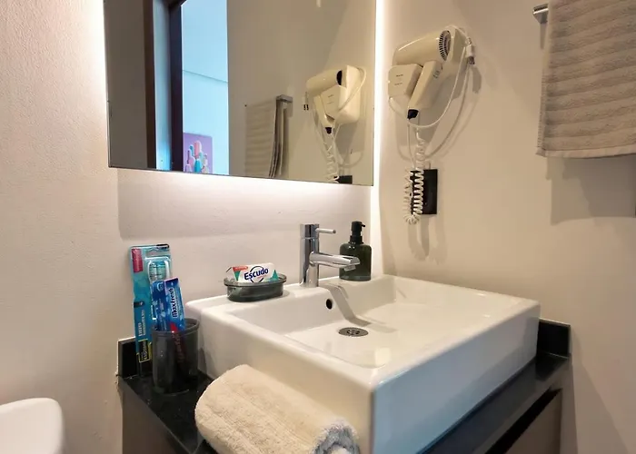 Mit Pool, King-size Bed, Balkon